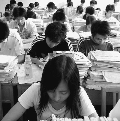 學(xué)子備戰(zhàn)高考壓力大